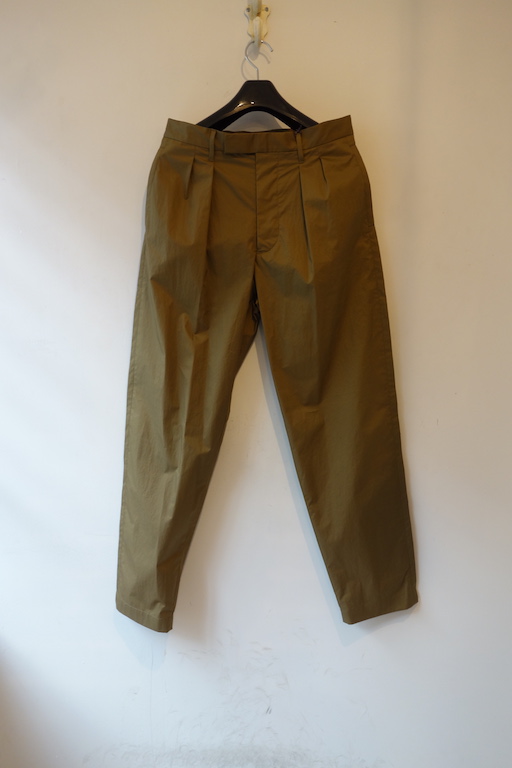 salvy;』”LUSTER TWILL 2TUCK TROUSERS” ｜ 福岡市今泉のセレクト